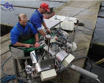 Полуавтоматическое устройство для вакцинации EasyVac инъекционным способом